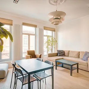 https://the-bright-stone-lodge-heart-of-antwerp.hotelsantwerp.net